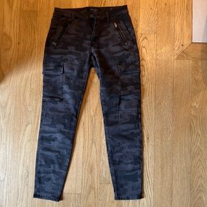 Mavi Jeans Europe Camo Pants